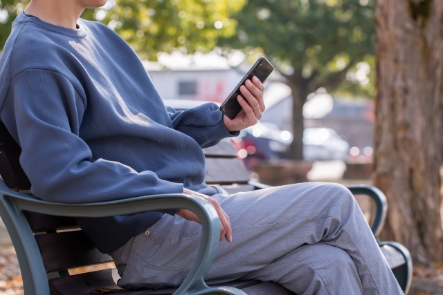 マッチングアプリを使う安全性とリスクを探偵が解説